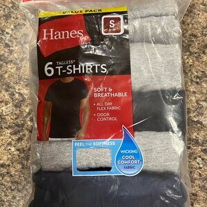 New Men’s Hanes T-shirts Size Small